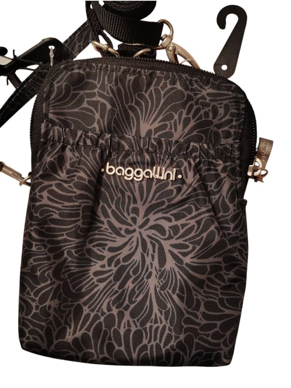 NWT Baggallini Bryant Pouch Crossbody Bag Purse Gray Floral New, RFID Block, Zip